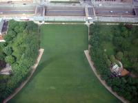 Looking down from inside the top of the Arch _th.jpg 6.3K